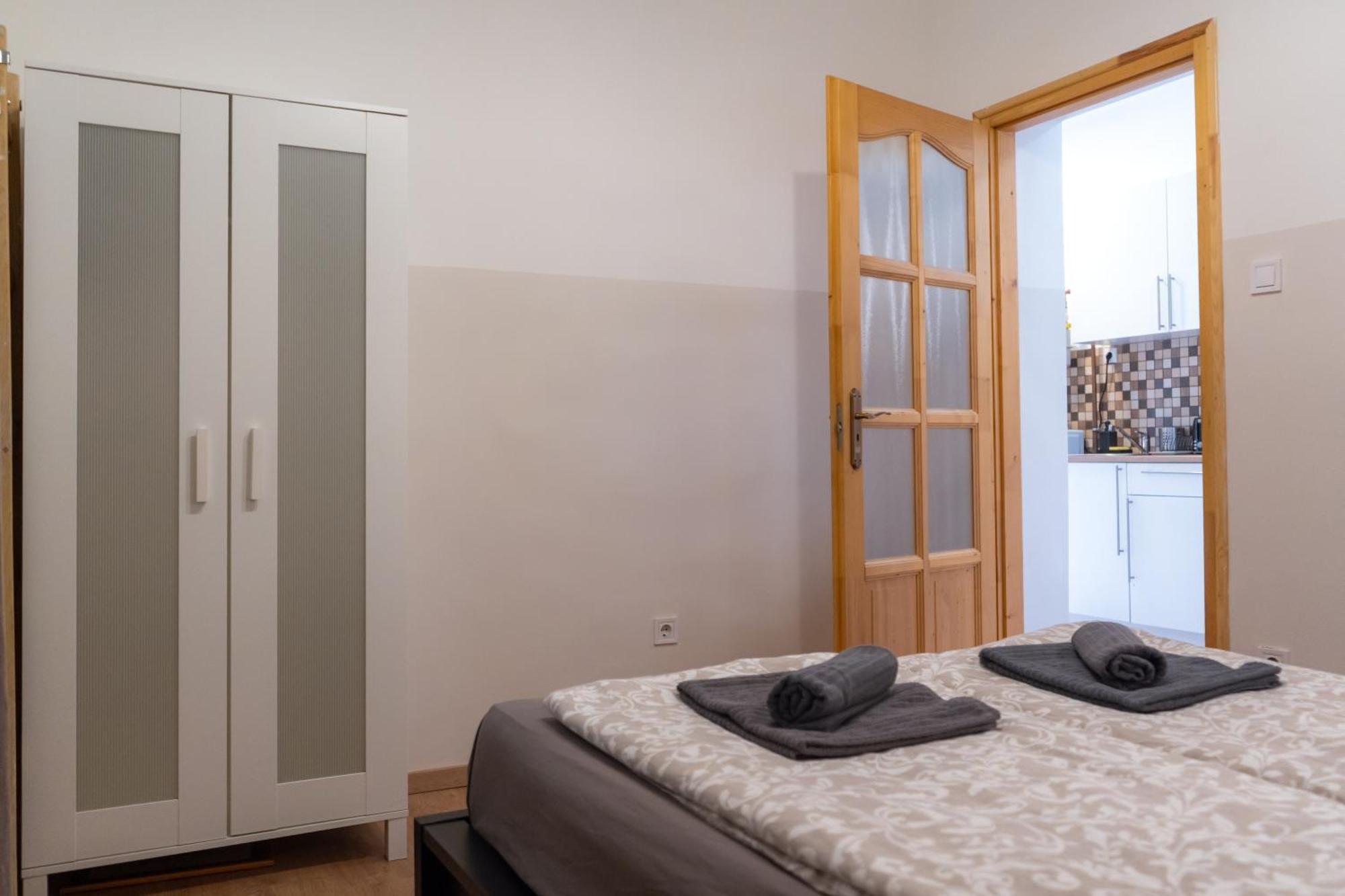 Cozy Apartment In Akacfa Street 부다페스트 외부 사진