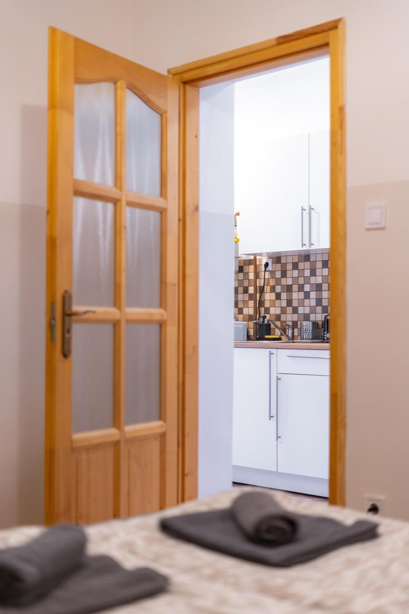 Cozy Apartment In Akacfa Street 부다페스트 외부 사진